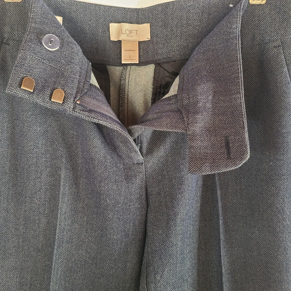 LOFT Gray Modern Skinny Ankle Pants Size 2